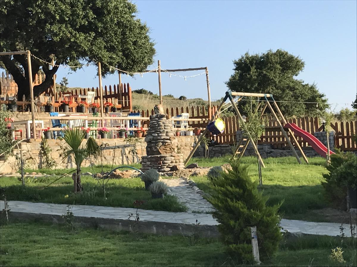 Laz Koyu Pansiyon İmroz Eksteriør billede